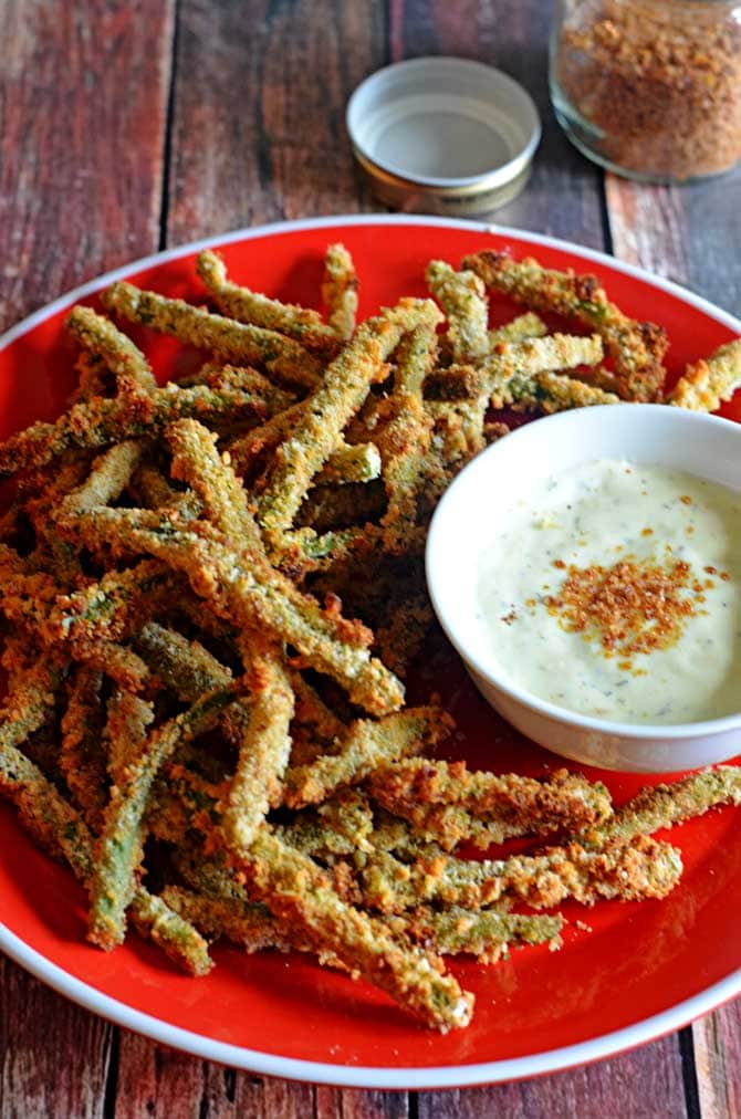 Baked Green Bean Fries with Sriracha Salt and Light Wasabi Ranch Dip. Crispy, tasty, and guilt-free. You're going to love these as an appetizer or side dish! | hostthetoast.com