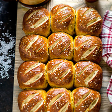 Pretzel Rolls-image