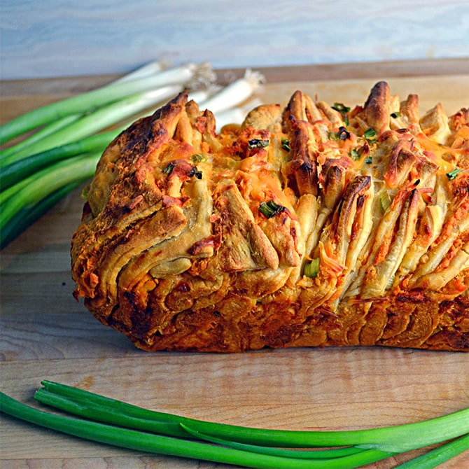 Buffalo Chicken Pull-Apart Bread