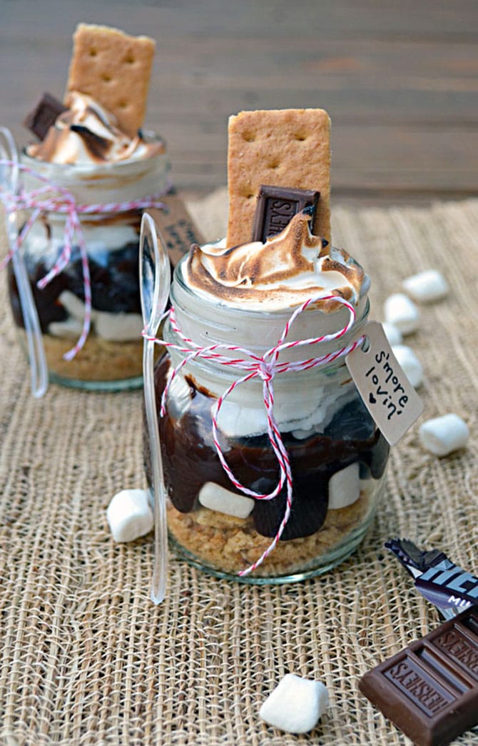 S'mores Treats in Mini Mason Jars (great for party favors, wedding favors, cute desserts, presents, or just because!)