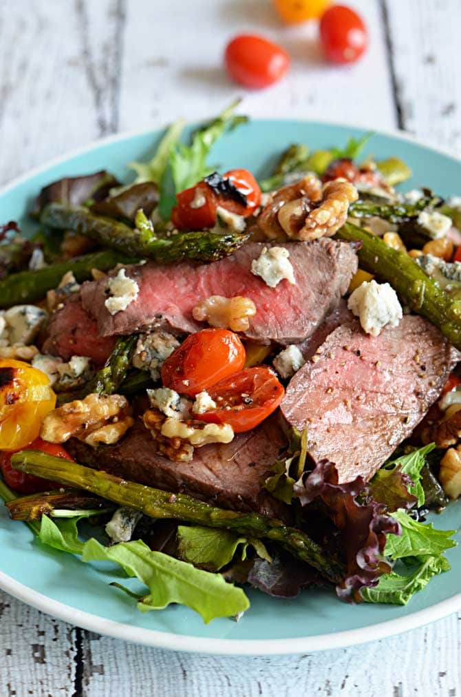 Warm Balsamic Steak and Vegetable Medley. Salad and meat lovers, unite! | hostthetoast.com