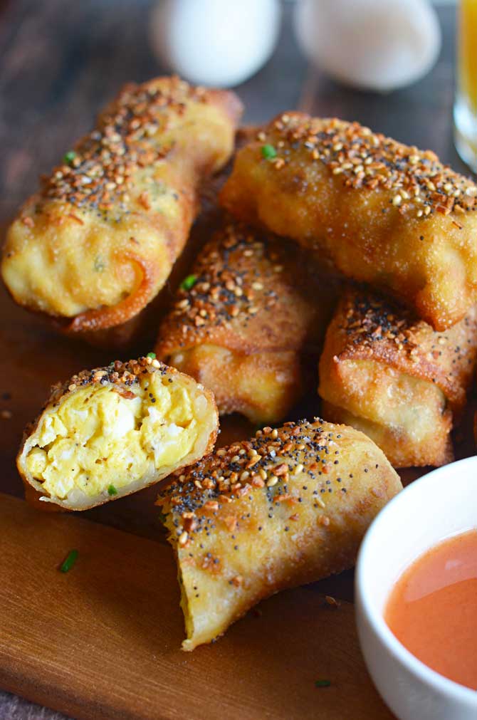 Bacon Egg & Cheese "Everything" Egg Rolls.  My new favorite breakfast.  My new favorite brunch.  My new favorite appetizer.  I seriously love these things and want to eat them 24/7.  | hostthetoast.com