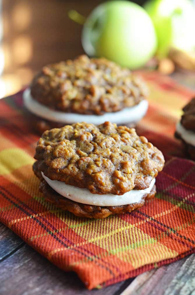 Pumpkin and Apple Cider Oatmeal Creme Pies | Thanksgiving Pies That Are Awesomely Unique | Homemade Recipes 