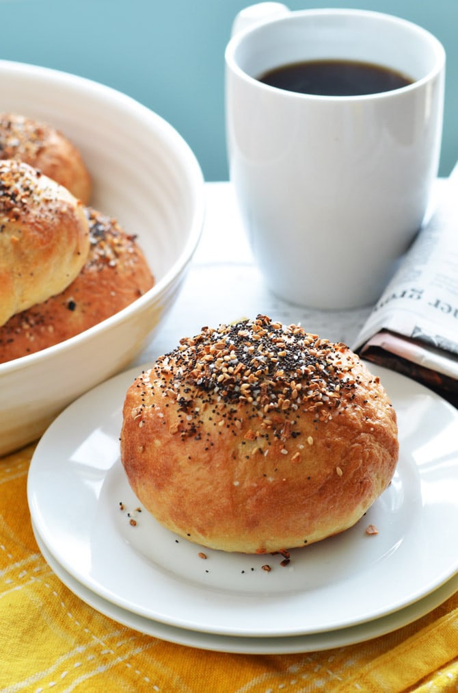 Freezer-Friendly Everything Bagel Bombs. Cheese, ham, and eggs are stuffed into bagel-ified dough for the perfect reheatable breakfast for busy mornings. Only 240 calories per serving! | hostthetoast.com