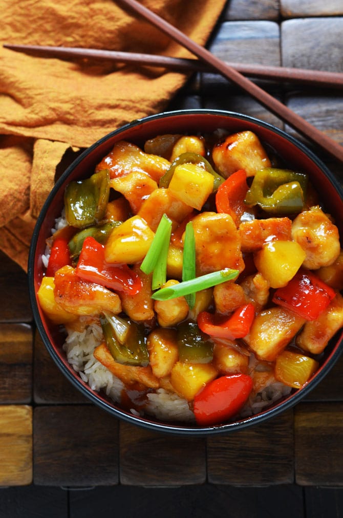 Sweet and Sour Chicken! A healthy, tasty, easy version of the Chinese takeout favorite! | hostthetoast.com
