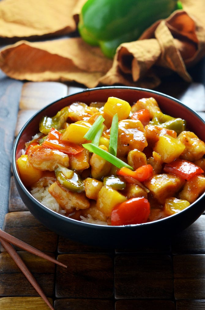 Sweet and Sour Chicken! A healthy, tasty, easy version of the Chinese takeout favorite! | hostthetoast.com