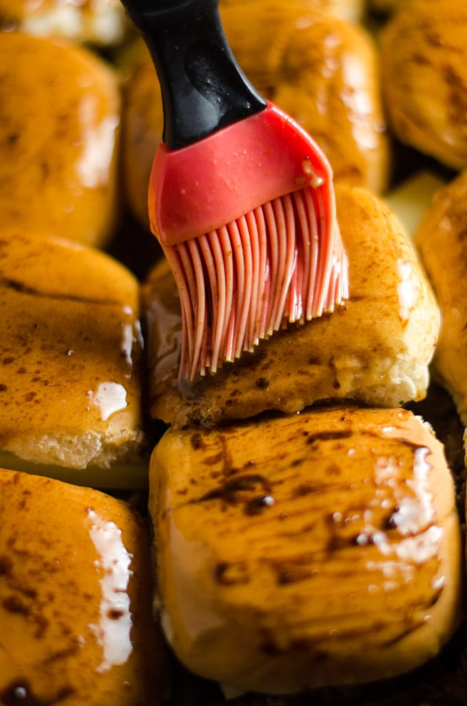 French Onion Beef Sliders For A Crowd. This is one appetizer recipe you don't want to skip. Serve it for the Super Bowl and watch how quickly these little sandwiches disappear. | hostthetoast.com